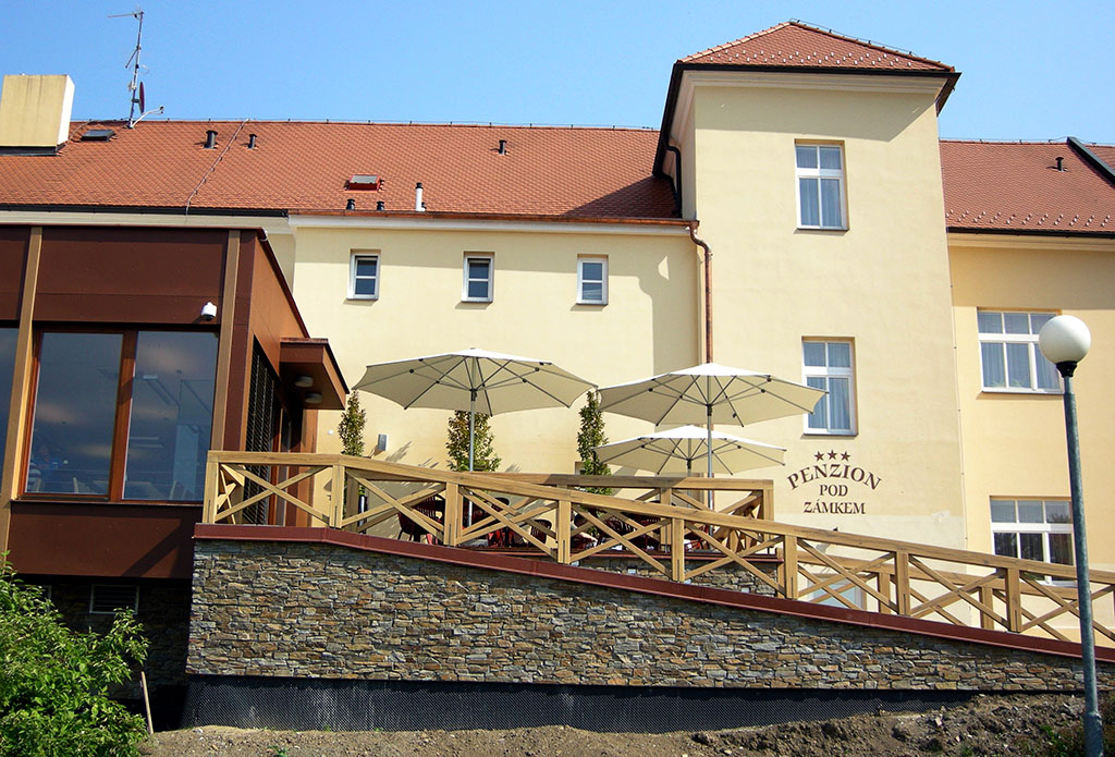 Slunečníky Boskovice | Hotel Pod Zámkem | Doppler Protect 340