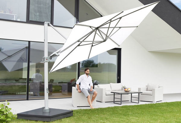 Luxusní zahradní slunečník s boční tyčí Knirps Pendel 320 x 320 cm